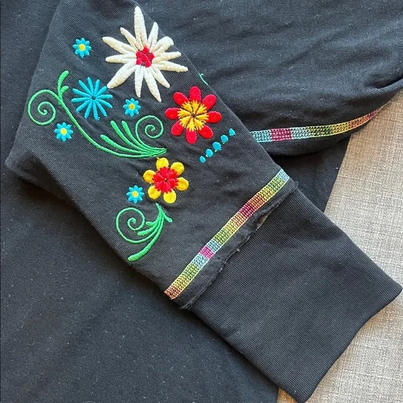 Alp & Rock Kukkia Henley Black Long Sleeve Embroidered Flower Top Shirt M - Picture 3 of 9